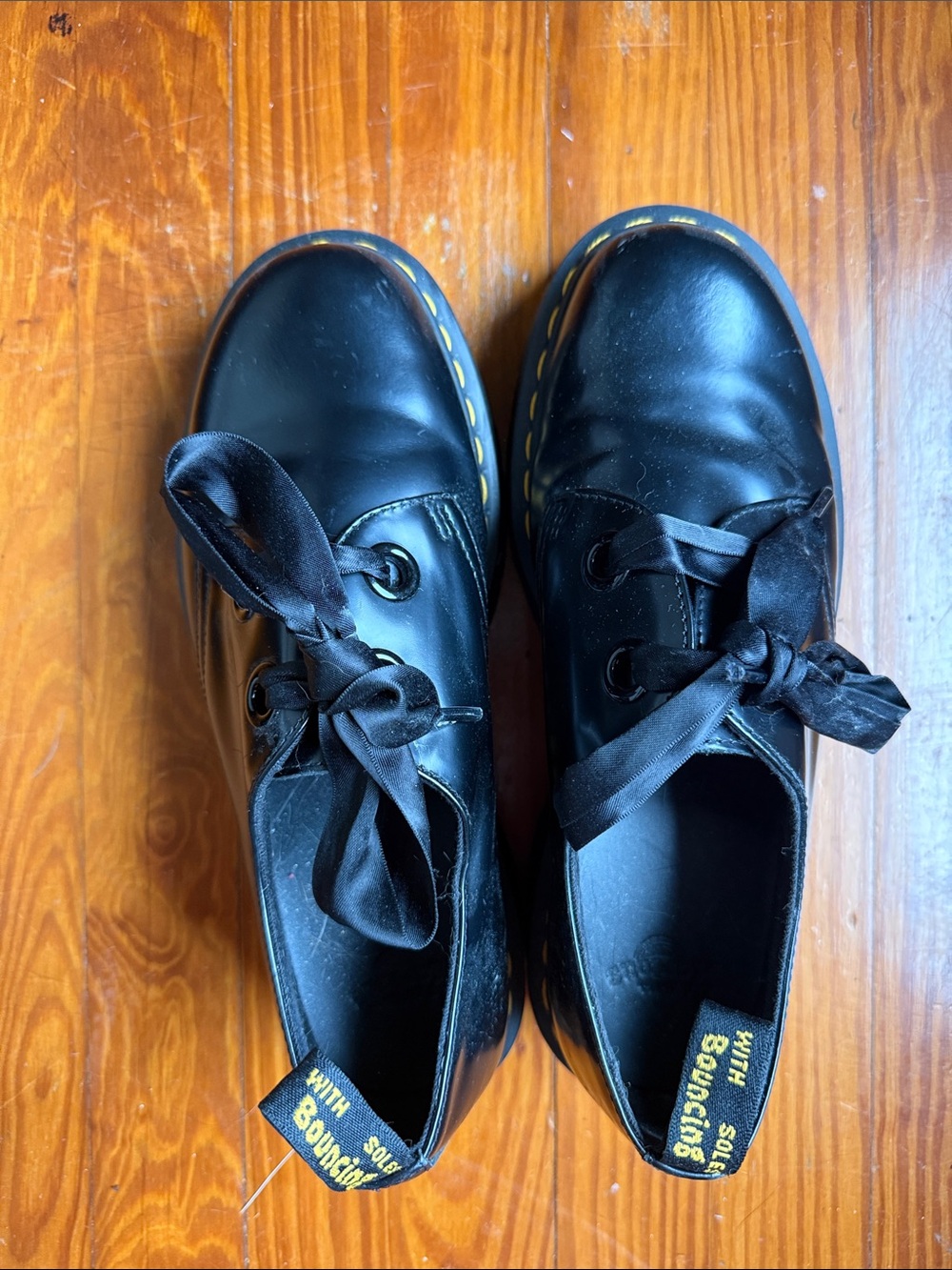 Womens Black Lace-Up Leather Shoes with Yellow Stitching